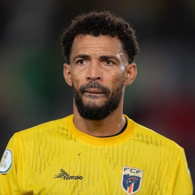 Se llama Vozinha. Tiene 40 años. No juega en ningún club de elite y paró al campeón de Europa